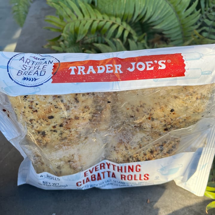 photo of Trader Joe's Everything ciabatta rolls shared by @oshmorethstorm on  20 Nov 2022 - review