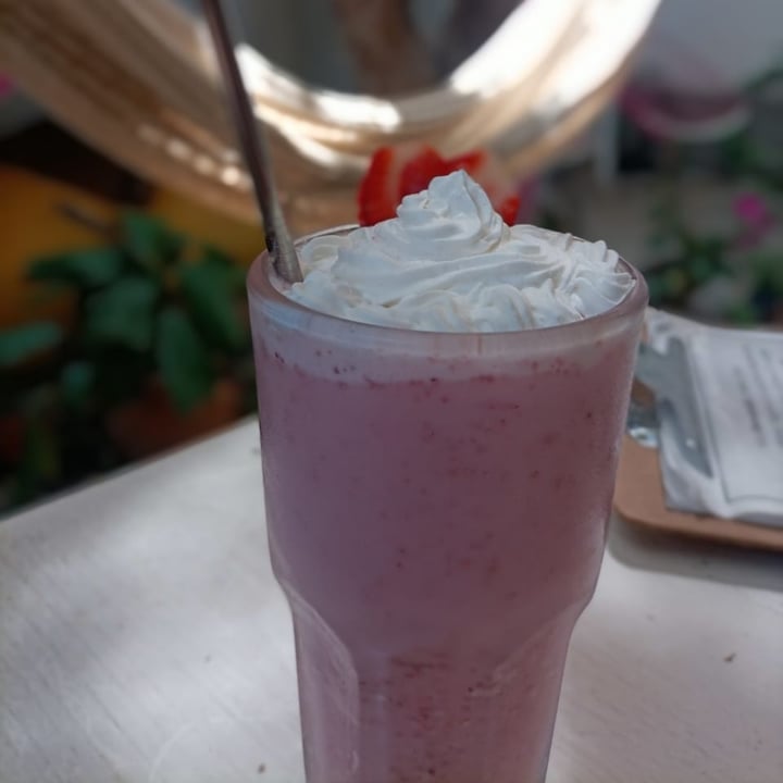 review photo of Hierba Santa Frappe de fresa shared by @vegapunk on 02 May 2022 - review
