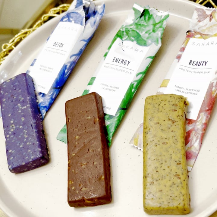 photo of Sakara The Protein Super Bar Collection shared by @oneatomicblonde on  06 Apr 2022 - review
