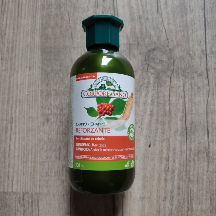 review photo of Corpore Sano Champú Reforzante con Ginseng y Ginkgo shared by @laurajl06 on 15 May 2020 - review