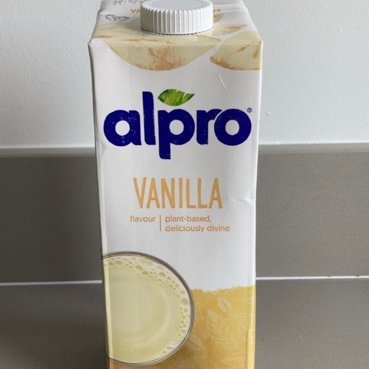 photo of Alpro Vanilla Soy Beverage shared by @ctveganreviews on  21 Jun 2022 - review