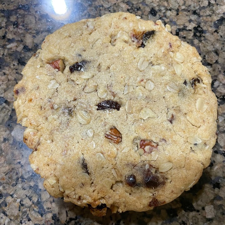 photo of Loving Cafe oatmeal raisin cookie shared by @karenasp on  08 Jun 2022 - review