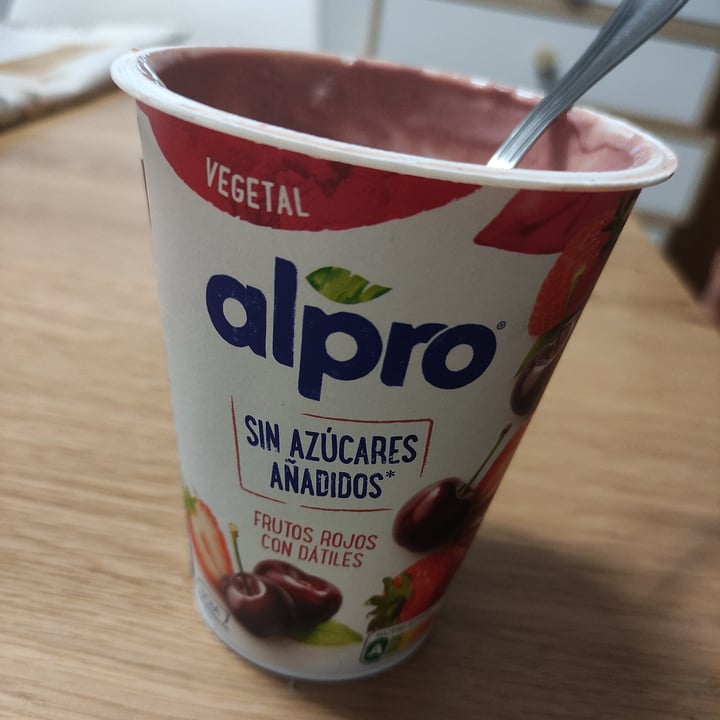 photo of Alpro Yogur vegetal cerezas shared by @miriam101 on  01 Jun 2022 - review