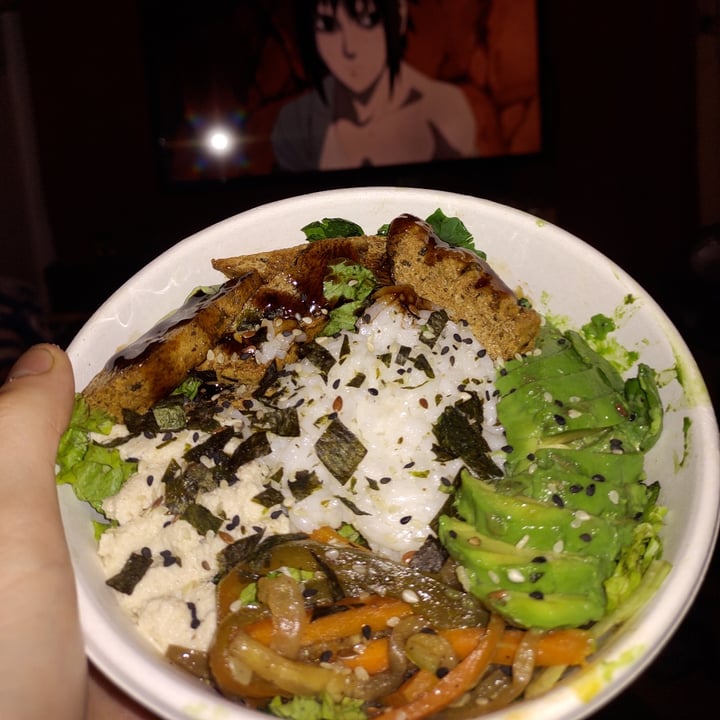 review photo of Estilo Veggie Sushi salad shared by @lautaroluna on 23 Nov 2021 - review
