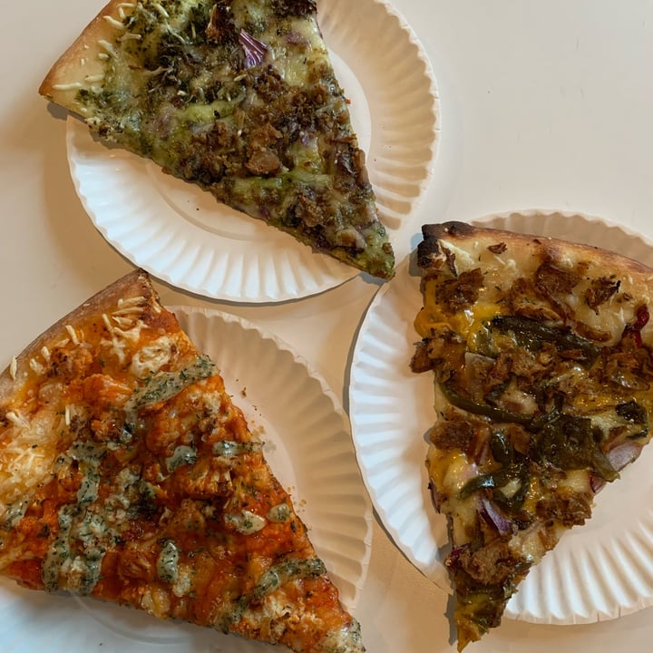 photo of Screamer's Pizzeria Buffalo Cauliflower Slice shared by @serecapu on  04 May 2022 - review