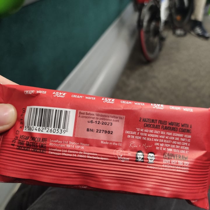 photo of LoveRaw Cre&m Wafer Bar Milk Choc shared by @jessbunn on  25 Nov 2022 - review