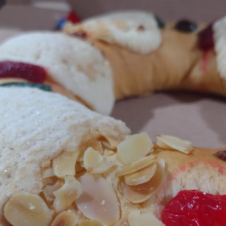 review photo of H-E-B Rosca de Reyes shared by @andyzavala on 03 Feb 2022 - review