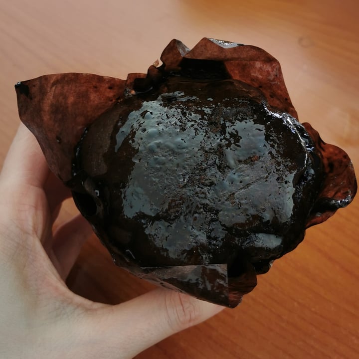 photo of Food Lover’s Market Choc Chip Muffin shared by @viiathevegan on  27 Jun 2021 - review
