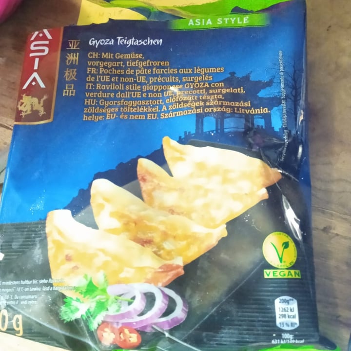 photo of Gyoza teigtaschen Jssu shared by @giada85 on  27 Jun 2022 - review