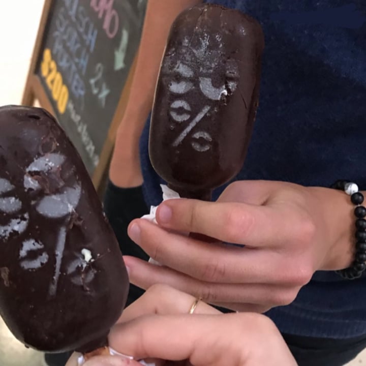 review photo of Lucciano’s Ice Pop 60% cacao shared by @irinaesposito on 05 May 2020 - review