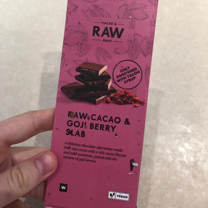 review photo of Woolworths Food Raw Cacao & Goji Berry Slab shared by @jenmitchell on 22 Nov 2020 - review