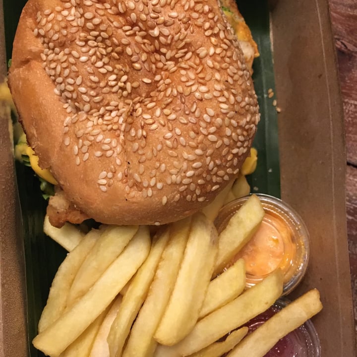 photo of The Sloth cheesy vegan fried chicken burger shared by @poppyprl on  12 Nov 2020 - review