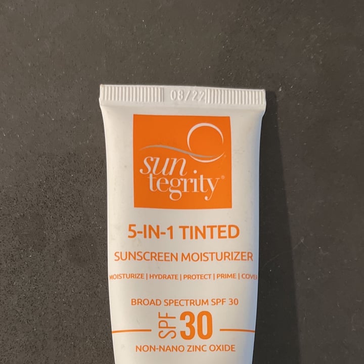 photo of Suntegrity Skincare 5-in-1 Tinted Sunscreen Moisturizer shared by @abwat on  26 Mar 2022 - review