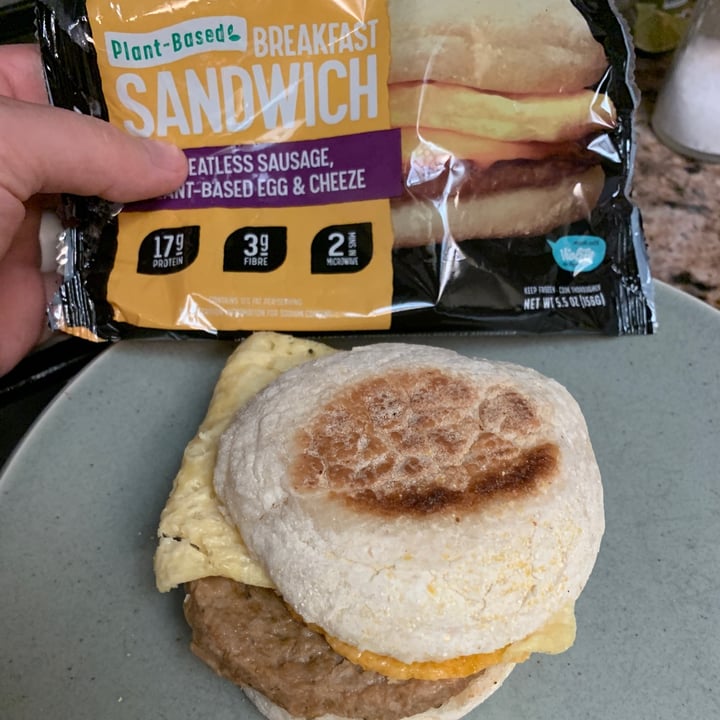 photo of Alpha Foods Breakfast Sandwich Meatless Spicy Chorizo, Plant-Based Egg and Cheeze shared by @jdwatts on  13 Jul 2021 - review
