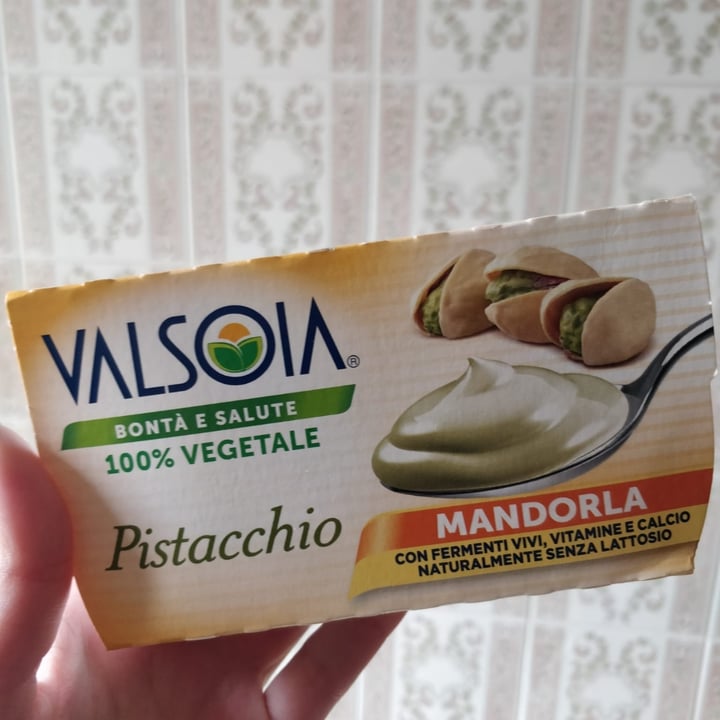 photo of Valsoia Pistacchio Mandorla shared by @rugabdom7 on  13 Mar 2022 - review