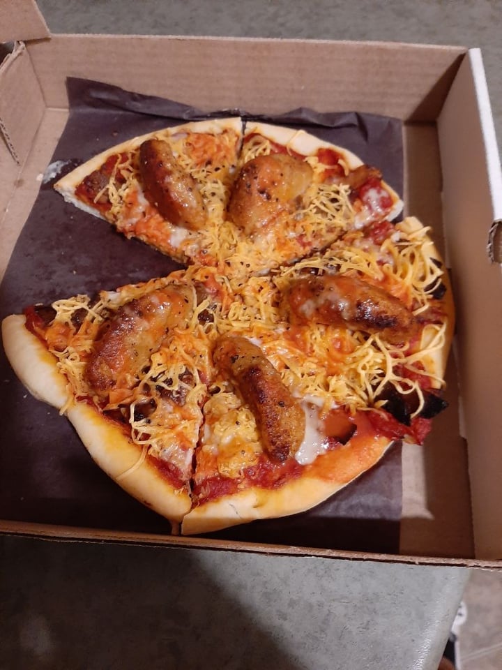 photo of Valiant's Barrie Stranger wings pizza shared by @leo on  06 Sep 2019 - review