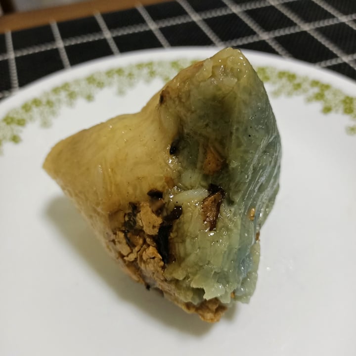 photo of Nature Vegetarian Delights Blue pea nonya dumpling shared by @yamspotatoes on  17 Jun 2020 - review