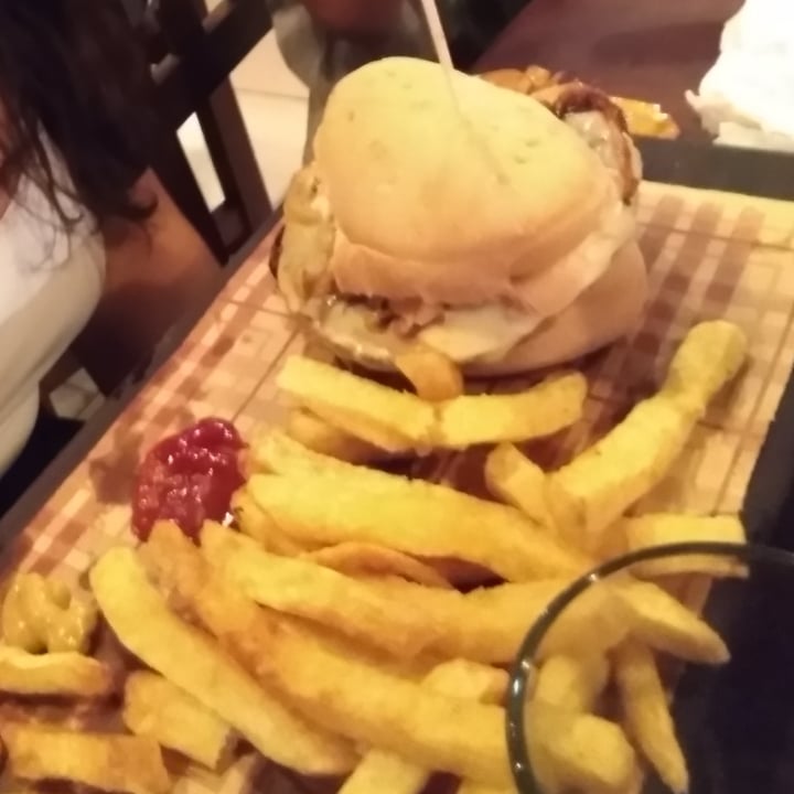 photo of Mix Cantobar Hamburguesa Vegana Sabor Pollo shared by @careng on  22 Feb 2022 - review