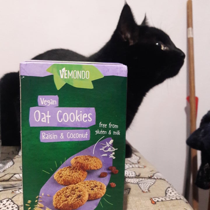 photo of Vemondo Vegan Oat Cookies Raisin & Coconut shared by @giuliacarosio on  07 Feb 2022 - review