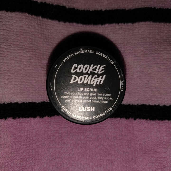 photo of LUSH Fresh Handmade Cosmetics Cookie dough shared by @rochelle1066 on  09 Dec 2020 - review
