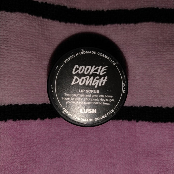 review photo of LUSH Fresh Handmade Cosmetics Cookie dough shared by @rochelle1066 on 09 Dec 2020 - review