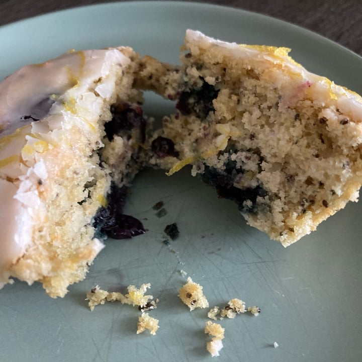 photo of Roots Lounge Bude Lemon and Blueberry muffin shared by @hollya113 on  27 May 2022 - review