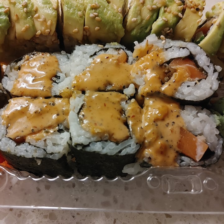 photo of Tenon Vegan Sushi Spicy Veg. Salmon Roll shared by @xvxq on  08 Dec 2020 - review