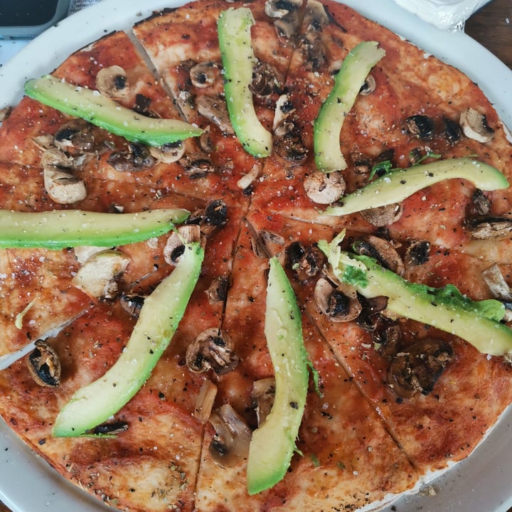 photo of Hillcrest Wine and Olive Estate Pizza Design Your Own shared by @lunascorner on  14 Mar 2021 - review