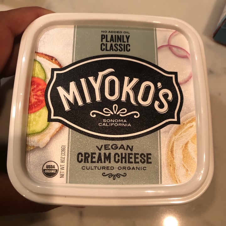 photo of Miyoko's Creamery Organic Cultured Vegan Cream Cheese Classic Plain shared by @dcaversaschi on  14 Aug 2020 - review