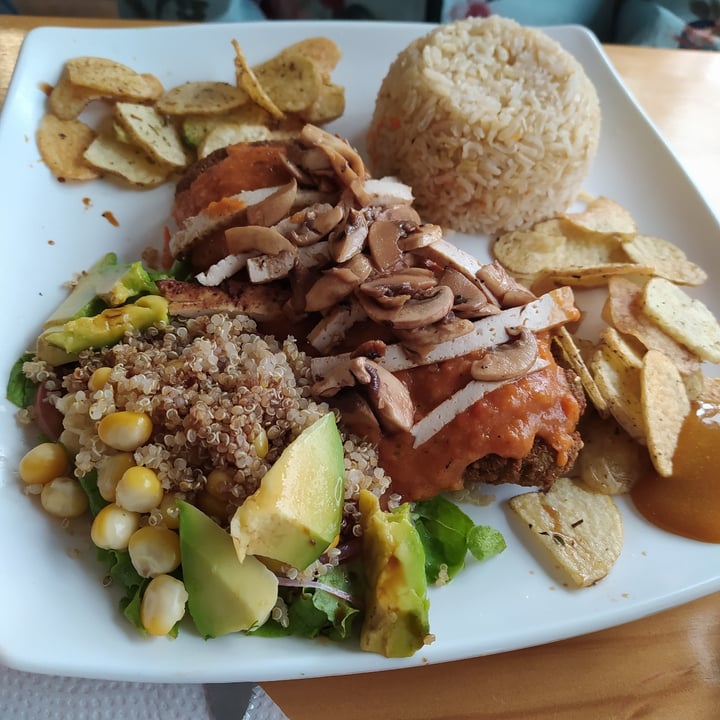 photo of Vegan'us Almuerzo corriente shared by @saraluer on  13 Mar 2021 - review