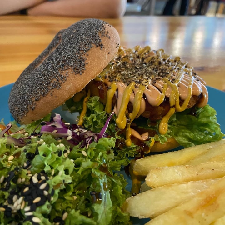photo of Brown Poodle Cafe Brown Poodle Burger Platter shared by @dafnelately on  21 Feb 2022 - review