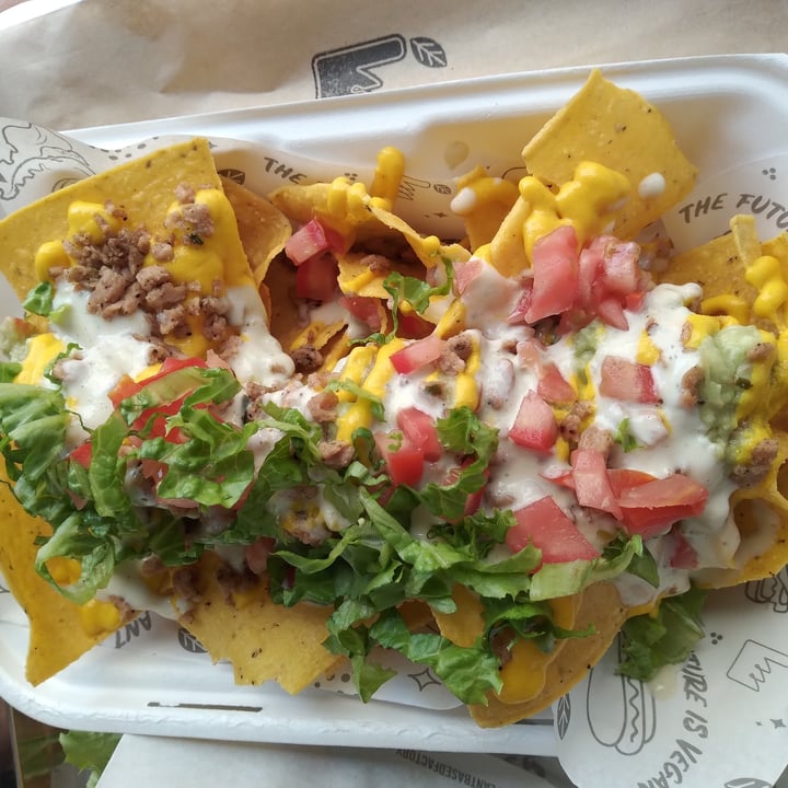 review photo of The Plant Based Factory / SANA Nachos loaded shared by @veganaenlima on 01 Mar 2022 - review
