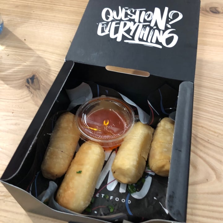 photo of Guakame Street Food Teques con salsa sweet chili shared by @eusonbita on  25 Oct 2021 - review