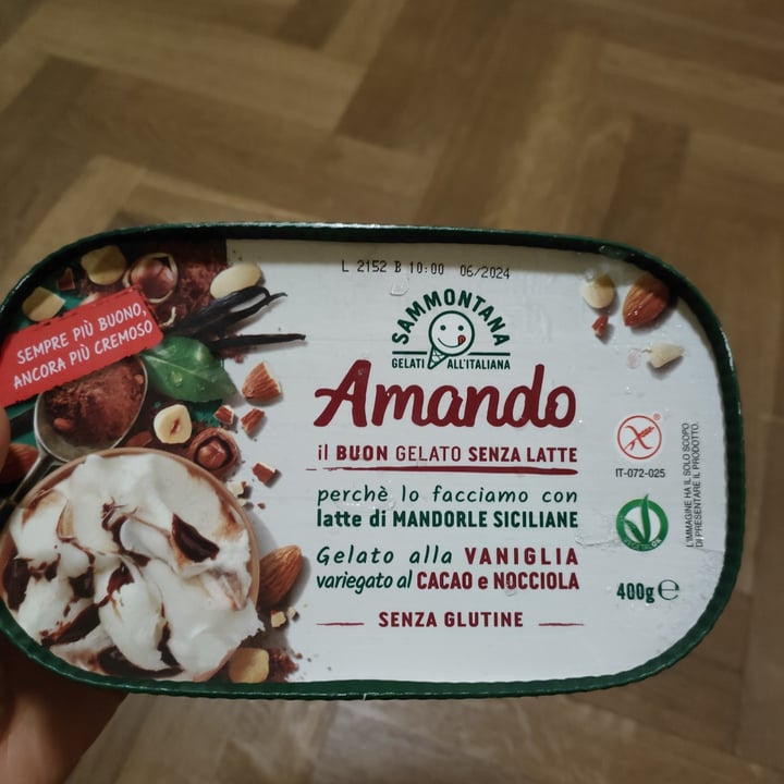 photo of Sammontana Gelato alla Vaniglia variegato al Cacao e Nocciola shared by @verodna on  20 Nov 2022 - review