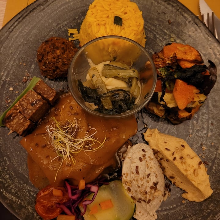 photo of Zenzero Piatto Misto Vegetariano shared by @vanessaberti on  27 Nov 2021 - review