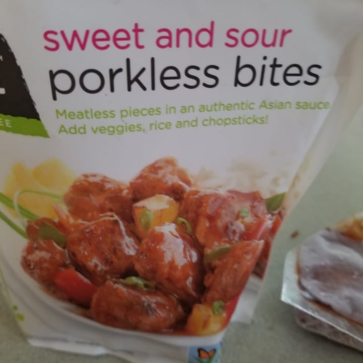 photo of Gardein Sweet And Sour Porkless Bites shared by @adelgado on  01 Jan 2021 - review