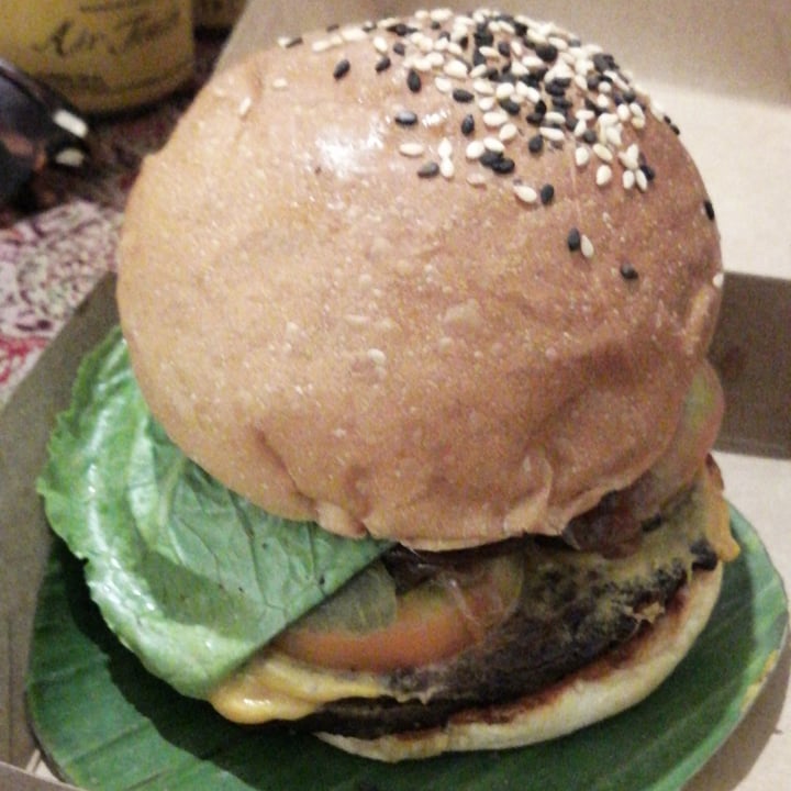 photo of Plant Cartel Double please burger shared by @andreas06 on  11 Jun 2020 - review