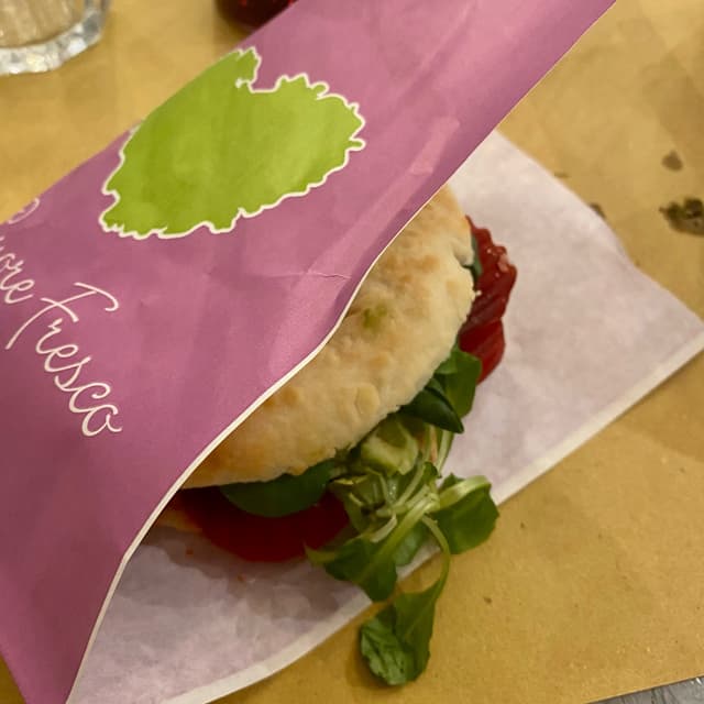 菜肴“Focaccia Hummus”的照片