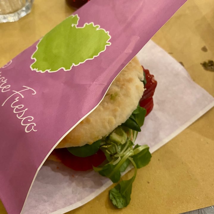 photo of Cuore Fresco Catania (Piazza Duomo) Focaccia Hummus shared by @fcarlevalis on  28 Sep 2022 - review
