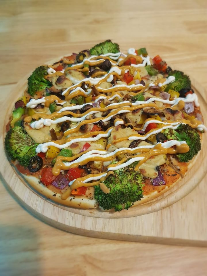 photo of Loving Vegan Veggie pizza shared by @vegandutchie on  03 Dec 2019 - review