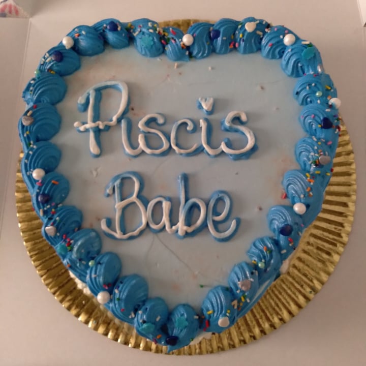review photo of Leti's cakes Torta Personalizada shared by @ondavegan on 28 Mar 2022 - review