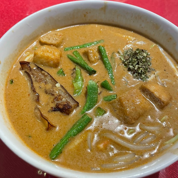 review photo of Green on Earth Vegetarian Cafe Laksa shared by @vishakha on 12 Feb 2022 - review