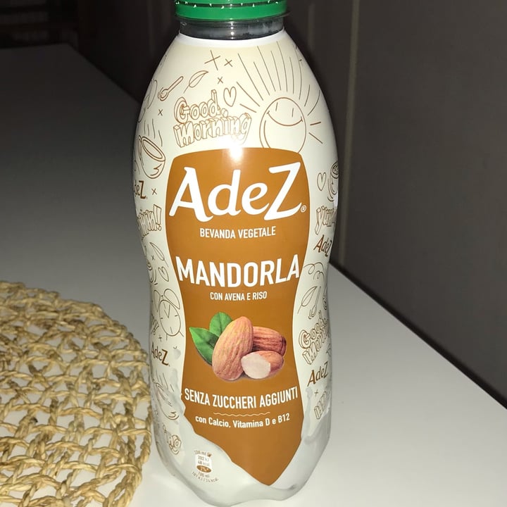 photo of AdeZ Bevanda Vegetale mandorla Con Avena E Riso shared by @valegda on  30 Mar 2022 - review