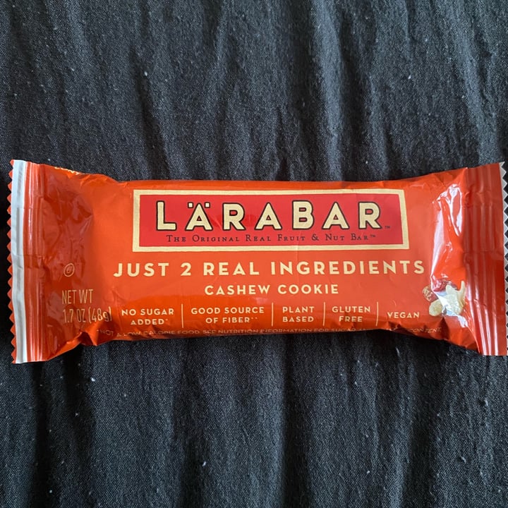 review photo of Larabar Cashew Cookie Bar shared by @emycaldeira on 10 May 2022 - review