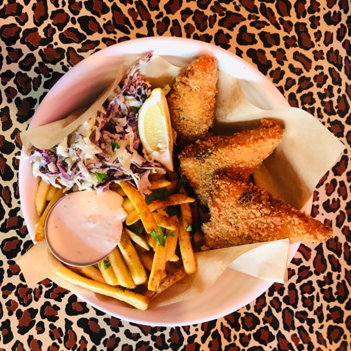 photo of No Bones Beach Club Fish & Chips shared by @pdxveg on  11 Sep 2019 - review