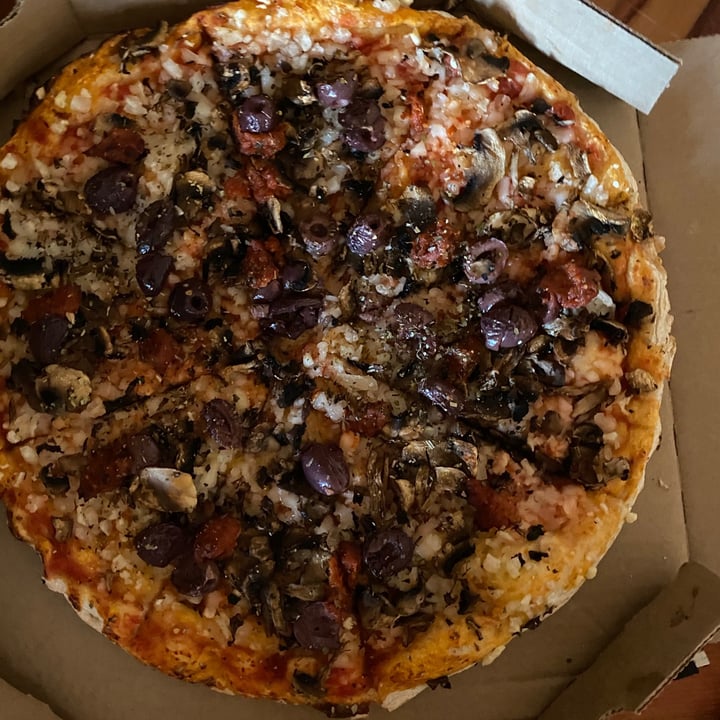 photo of Butler's Pizza Newlands Very veggie shared by @lindelwa77 on  11 Jan 2021 - review