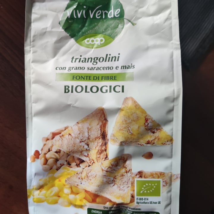 photo of Vivi Verde Coop Triangolini con grano saraceno e mais shared by @verticales on  29 Oct 2022 - review