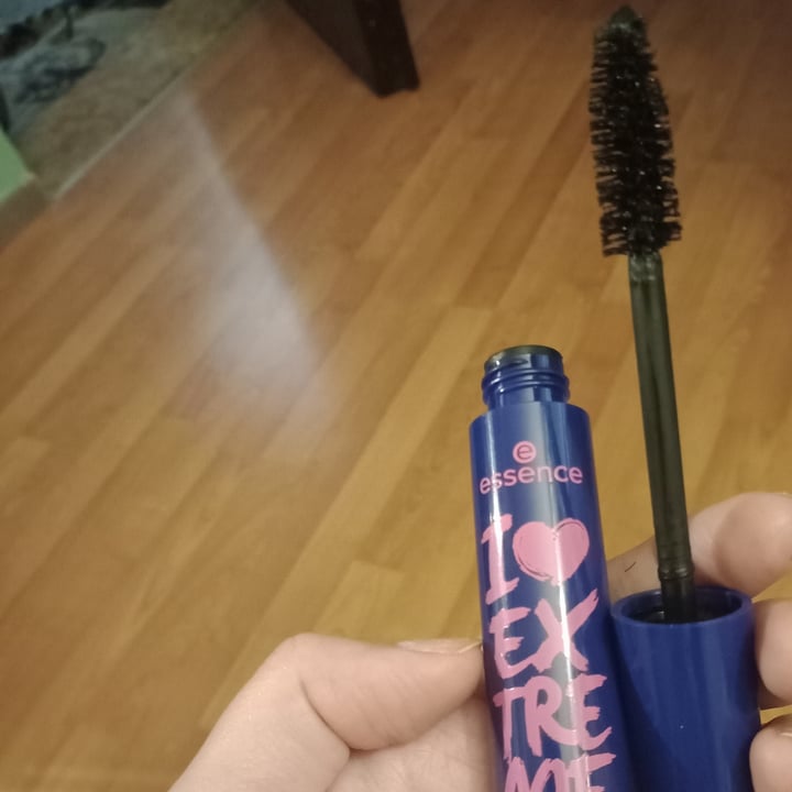 photo of Essence  I love extreme waterproof shared by @lindanichilist on  05 Jul 2022 - review