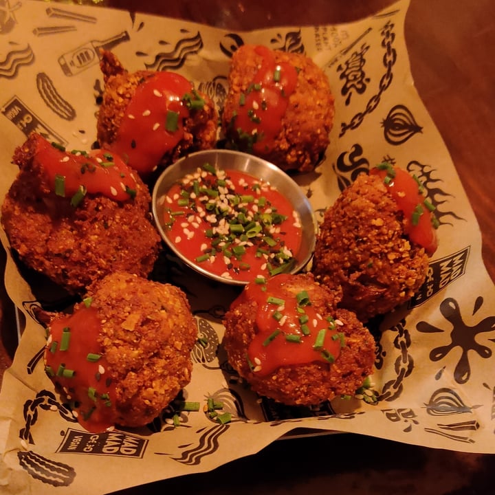 photo of Mad Mad Vegan Homemade Buffalo Coli Wings shared by @maryveganaperdy on  06 Dec 2021 - review