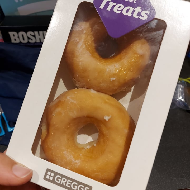 photo of Greggs Vegan Glazed Ring Doughnut shared by @skito1987 on  17 Oct 2021 - review